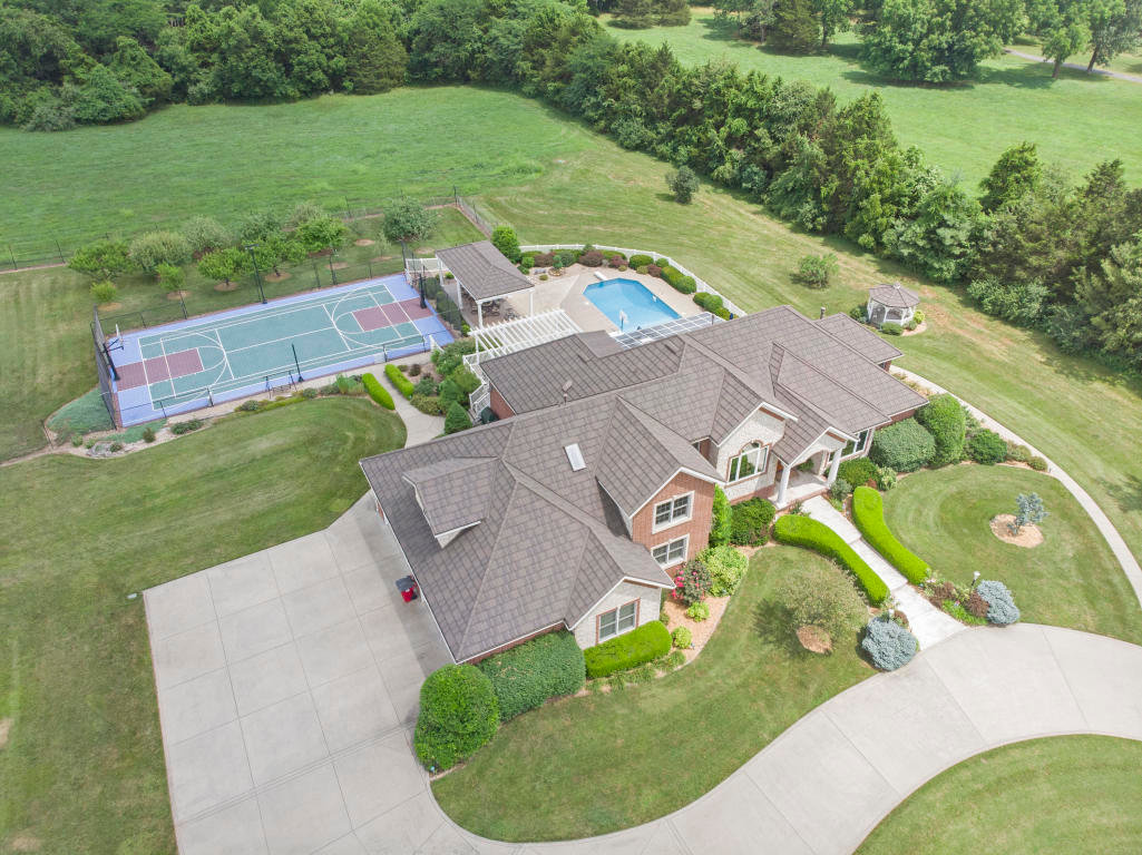 1484 S. Farm Road 205
$1.5 million
Bedrooms: 6
Bathrooms: 6.5
Listing firm: AMax Real Estate